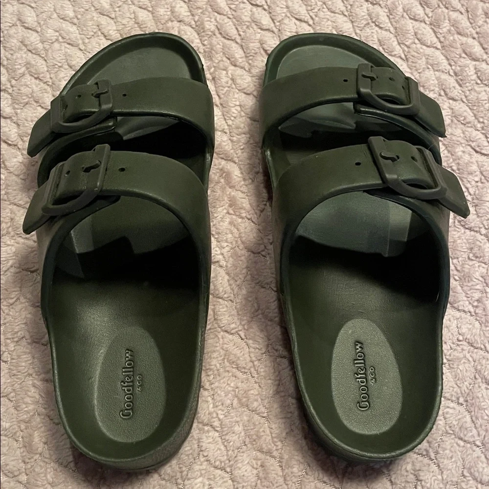 Goodfellow Men’s Two Strap Sandal - size 8